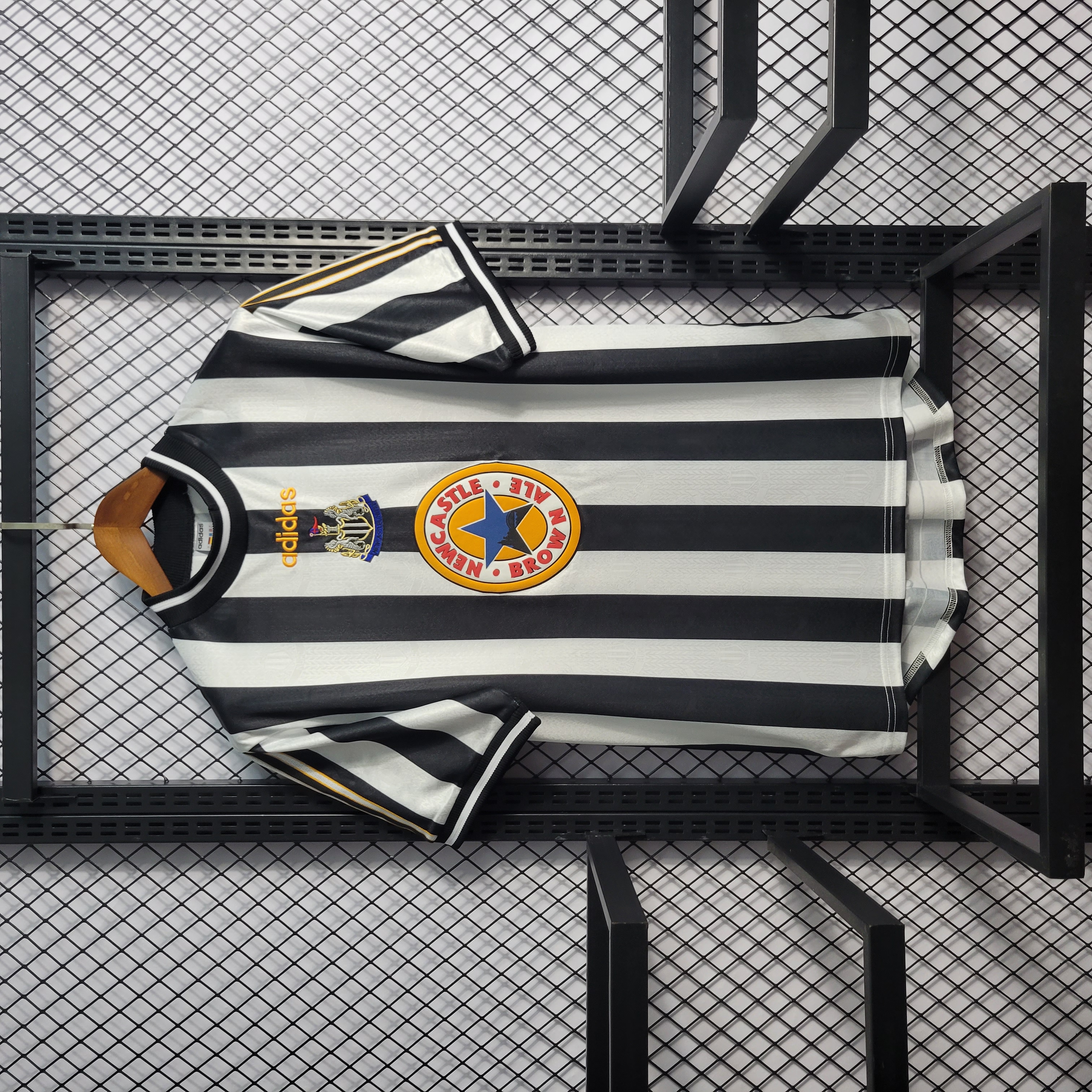 Retro Newcastle United 1995-97 Home Stadium Jersey